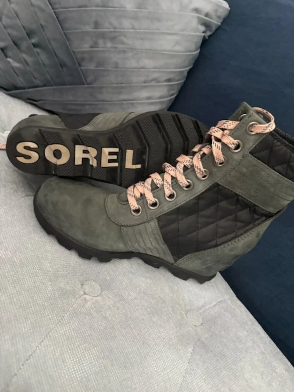 Gray + Pink Sorel bootie tie ups - Size 8.5 Womens